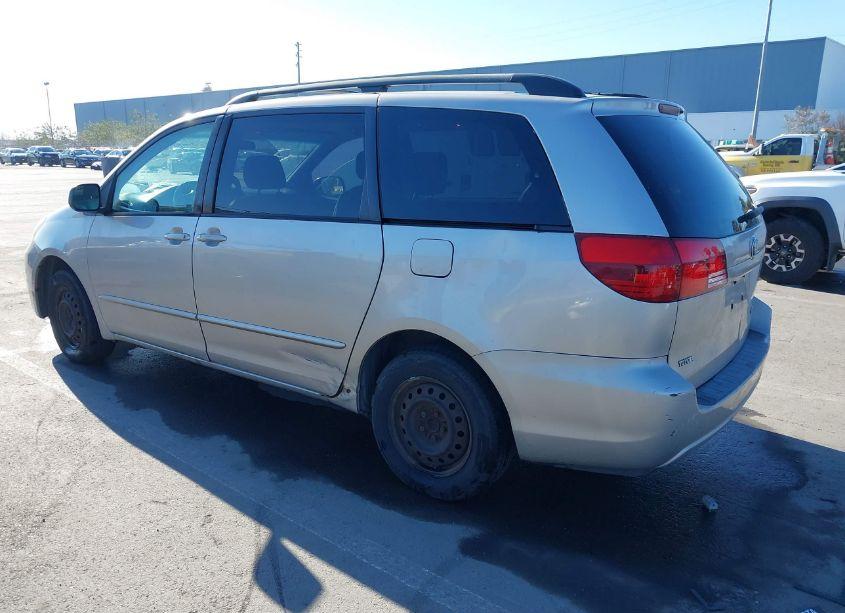 Photo 3 of 2004 Toyota Sienna LE (VIN 5TDZA23C54S128890)