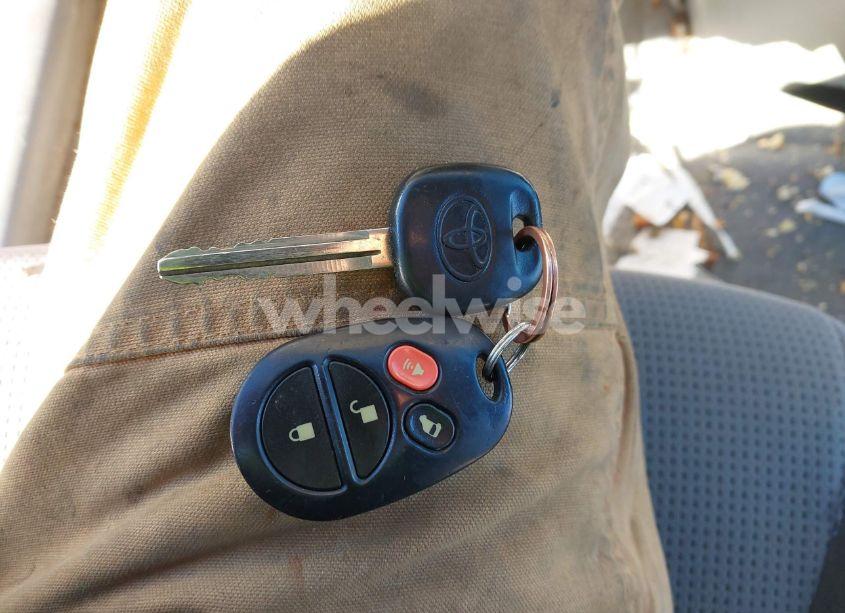 Photo 11 of 2004 Toyota Sienna LE (VIN 5TDZA23C54S163414)