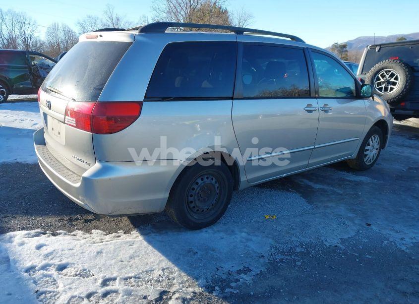 Photo 4 of 2004 Toyota Sienna LE (VIN 5TDZA23C54S163414)