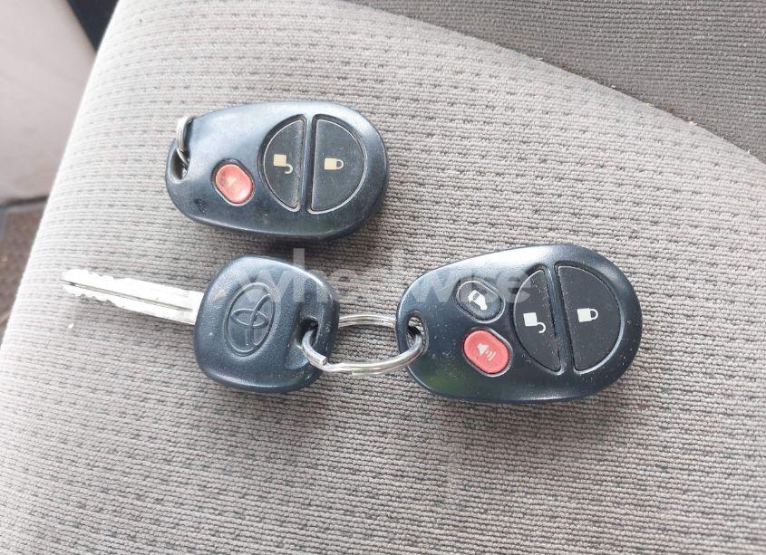 Photo 11 of 2004 Toyota Sienna LE (VIN 5TDZA23C54S189401)