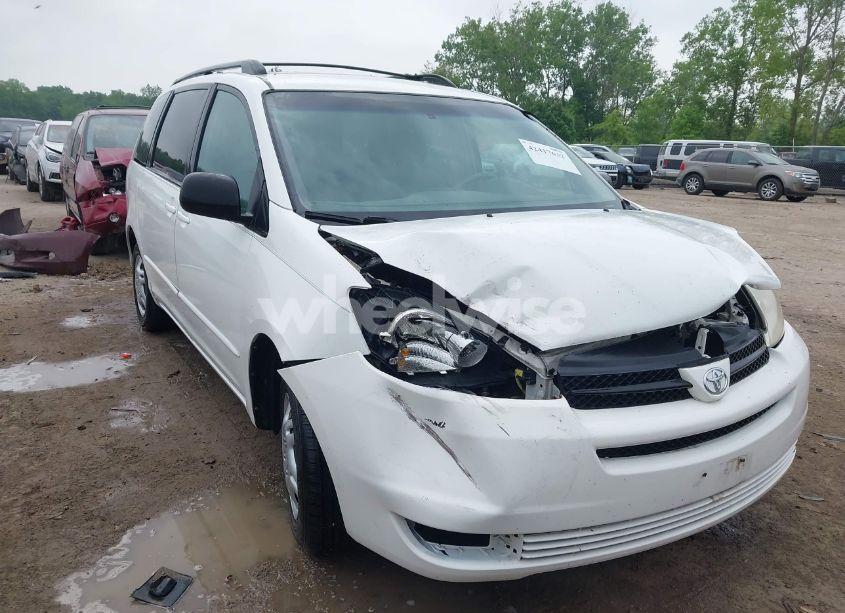 2004 Toyota Sienna LE (VIN 5TDZA23C54S213809) main photo