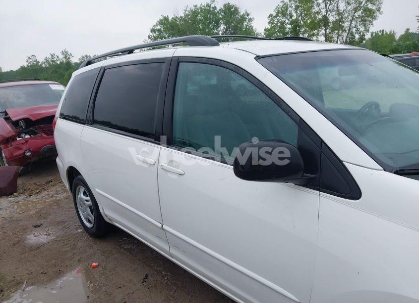Photo 13 of 2004 Toyota Sienna LE (VIN 5TDZA23C54S213809)