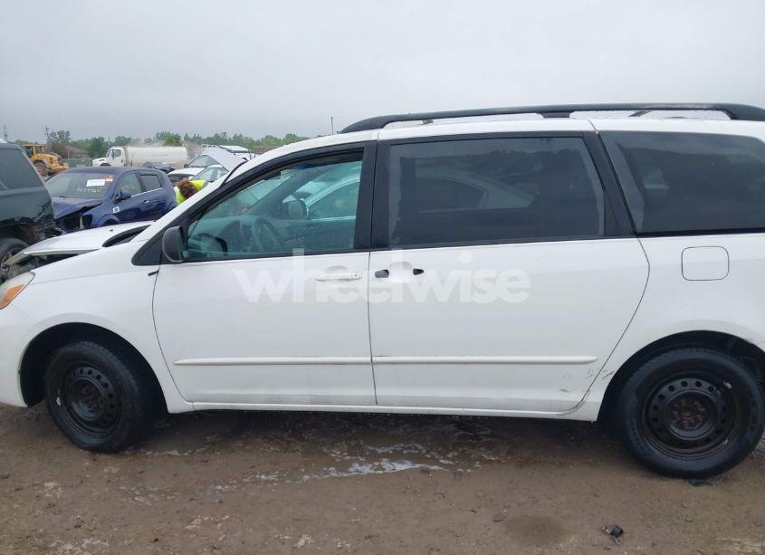 Photo 14 of 2004 Toyota Sienna LE (VIN 5TDZA23C54S213809)