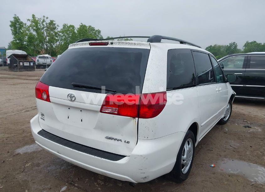Photo 4 of 2004 Toyota Sienna LE (VIN 5TDZA23C54S213809)