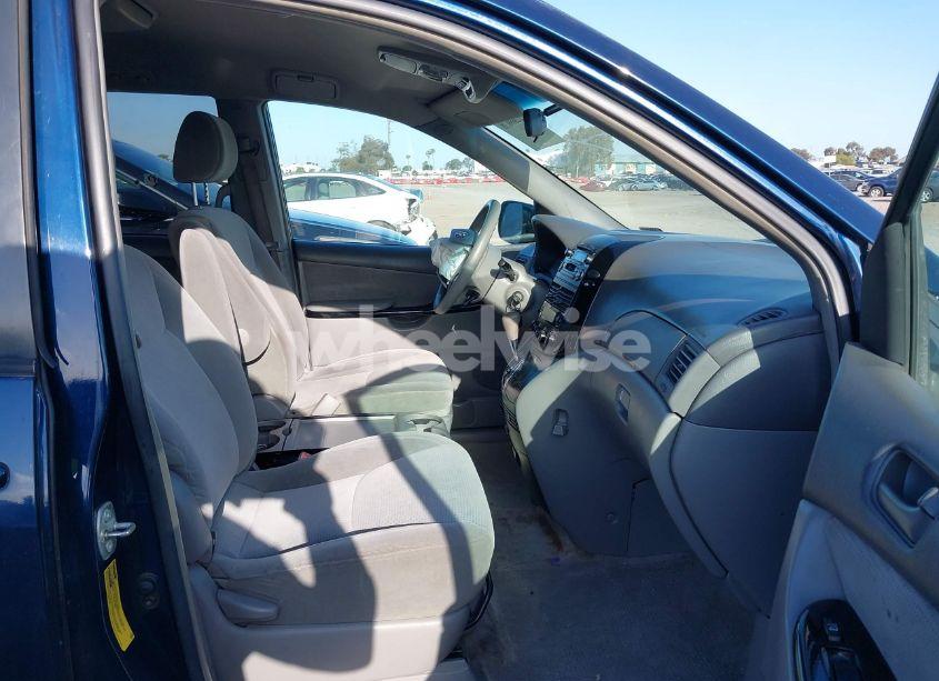 Photo 5 of 2005 Toyota Sienna LE (VIN 5TDZA23C55S257665)