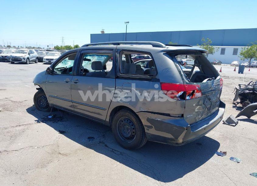 Photo 3 of 2005 Toyota Sienna CE (VIN 5TDZA23C55S321736)