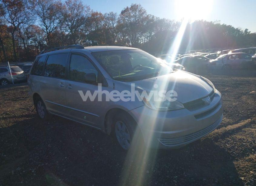 2005 Toyota Sienna LE (VIN 5TDZA23C55S348032) main photo