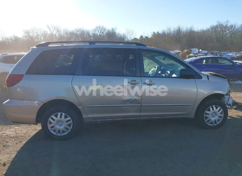 Photo 13 of 2005 Toyota Sienna LE (VIN 5TDZA23C55S364344)