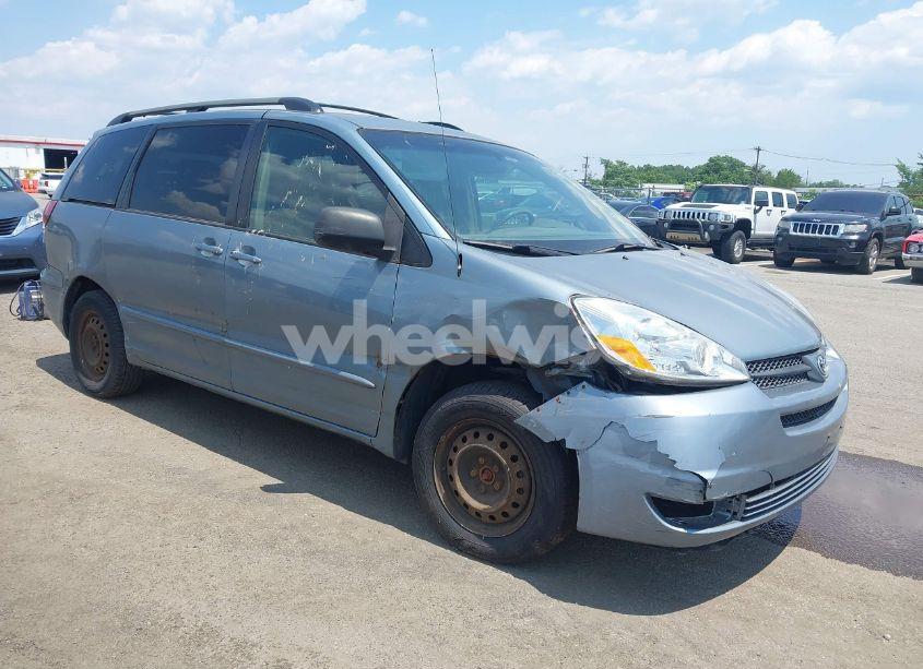 2005 Toyota Sienna LE (VIN 5TDZA23C55S366031) main photo