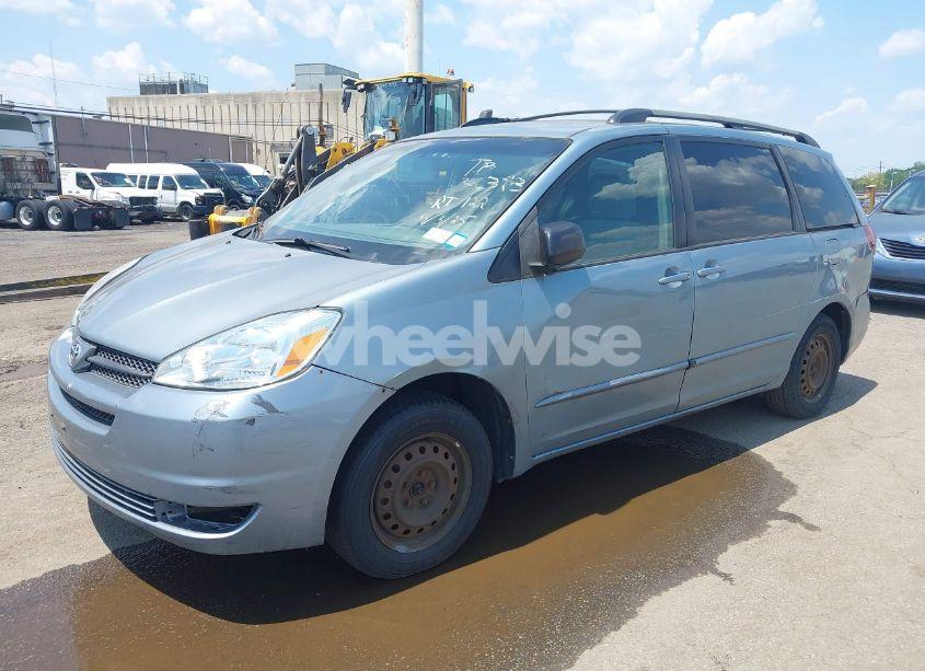 Photo 2 of 2005 Toyota Sienna LE (VIN 5TDZA23C55S366031)