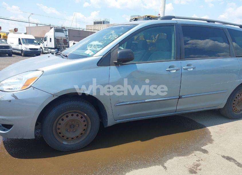 Photo 6 of 2005 Toyota Sienna LE (VIN 5TDZA23C55S366031)