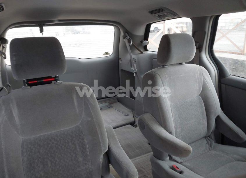 Photo 8 of 2005 Toyota Sienna CE (VIN 5TDZA23C55S381533)