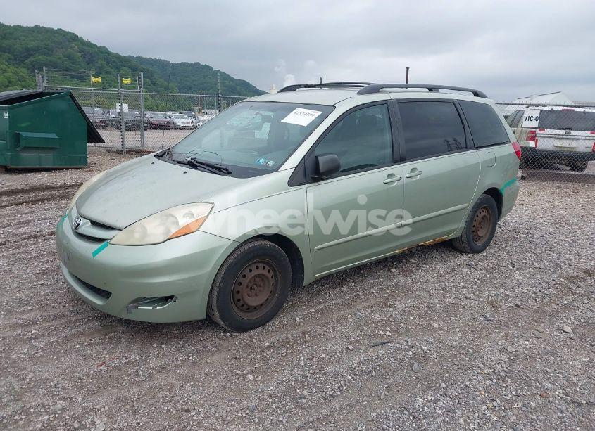 Photo 2 of 2006 Toyota Sienna LE (VIN 5TDZA23C56S420879)