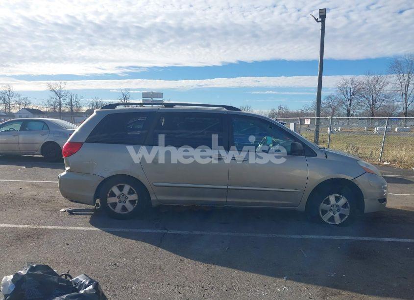 Photo 13 of 2006 Toyota Sienna LE (VIN 5TDZA23C56S421241)