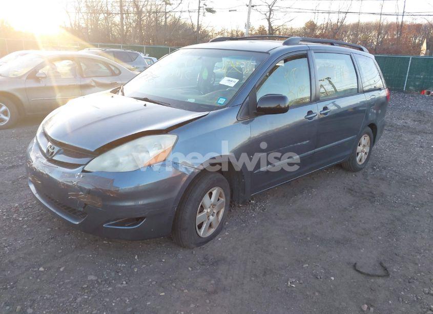 Photo 2 of 2006 Toyota Sienna CE (VIN 5TDZA23C56S513787)