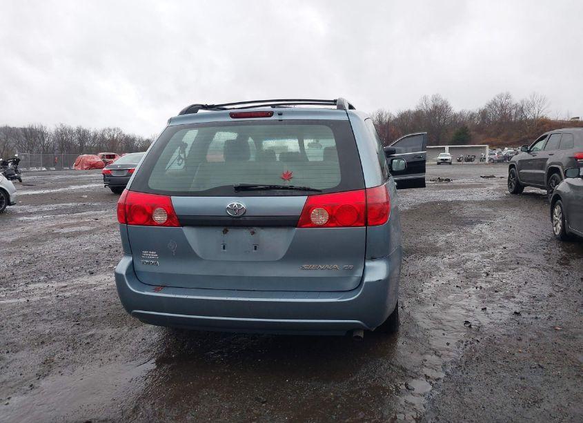 Photo 16 of 2006 Toyota Sienna CE (VIN 5TDZA23C56S524269)