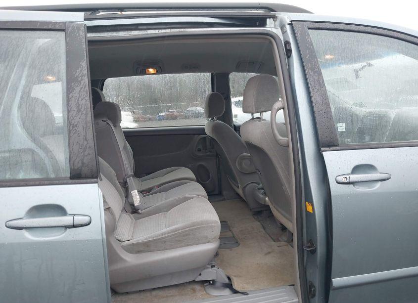 Photo 8 of 2006 Toyota Sienna CE (VIN 5TDZA23C56S524269)