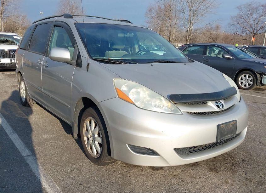 2006 Toyota Sienna LE (VIN 5TDZA23C56S527799) main photo