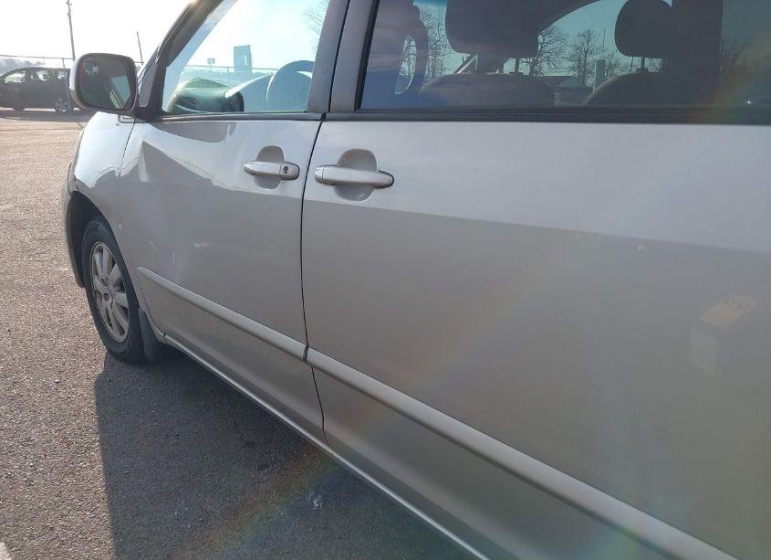 Photo 12 of 2006 Toyota Sienna LE (VIN 5TDZA23C56S527799)