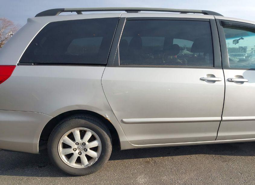 Photo 13 of 2006 Toyota Sienna LE (VIN 5TDZA23C56S527799)