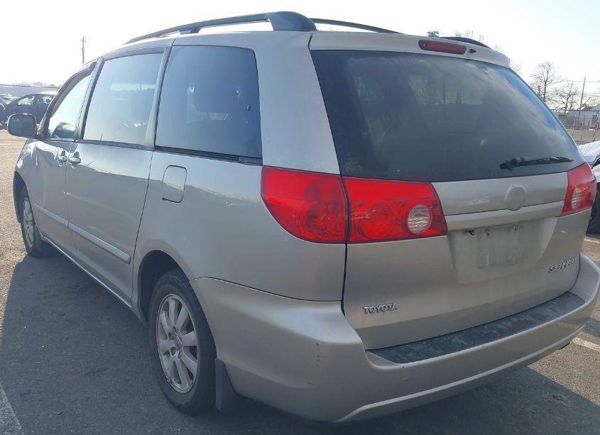 Photo 3 of 2006 Toyota Sienna LE (VIN 5TDZA23C56S527799)