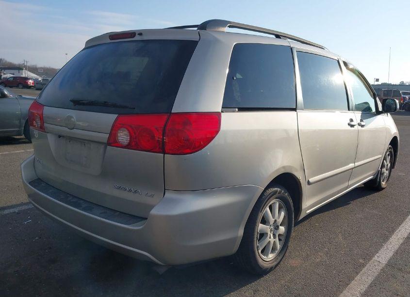Photo 4 of 2006 Toyota Sienna LE (VIN 5TDZA23C56S527799)
