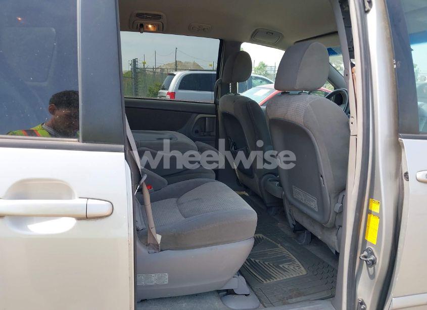 Photo 8 of 2006 Toyota Sienna LE (VIN 5TDZA23C56S562259)