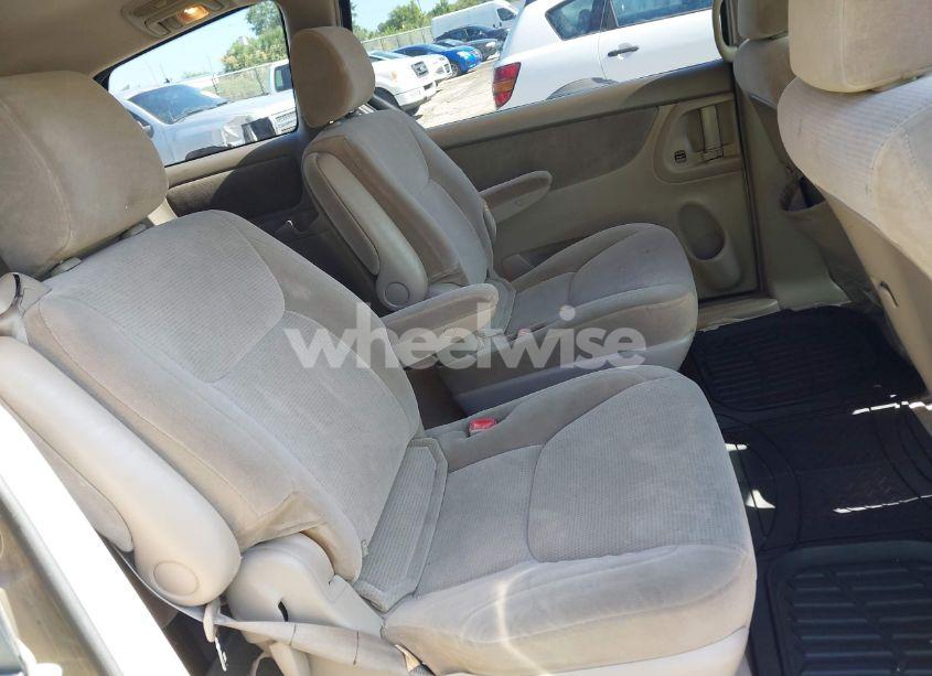 Photo 8 of 2004 Toyota Sienna LE (VIN 5TDZA23C64S005163)