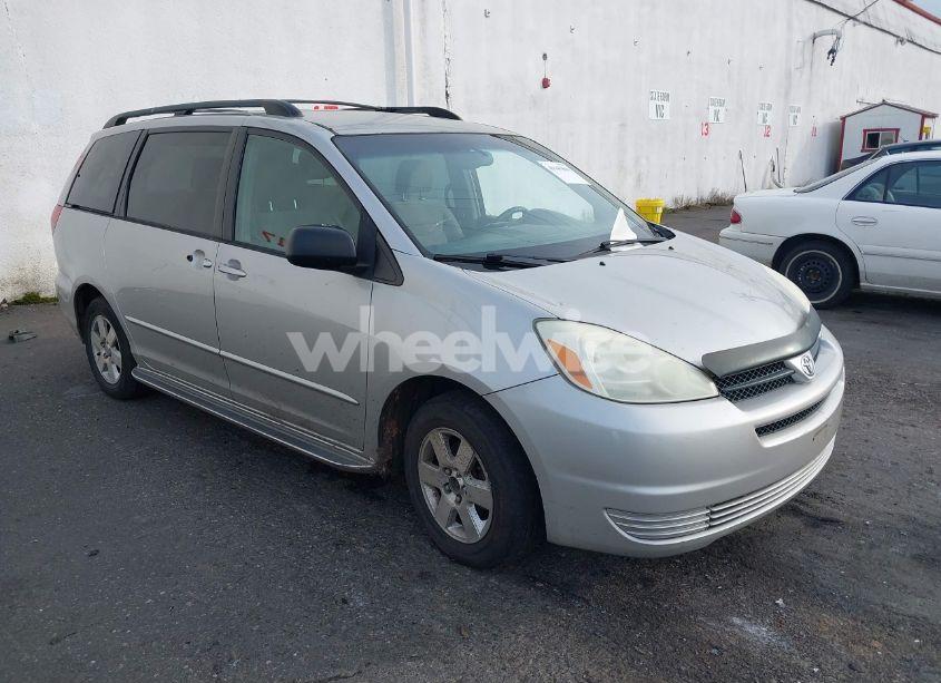 2004 Toyota Sienna LE (VIN 5TDZA23C64S032055) main photo