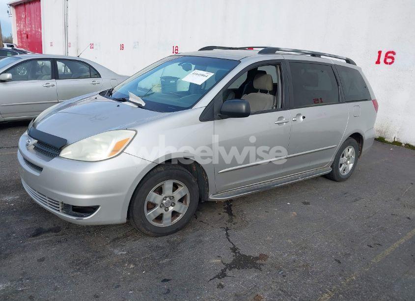 Photo 2 of 2004 Toyota Sienna LE (VIN 5TDZA23C64S032055)