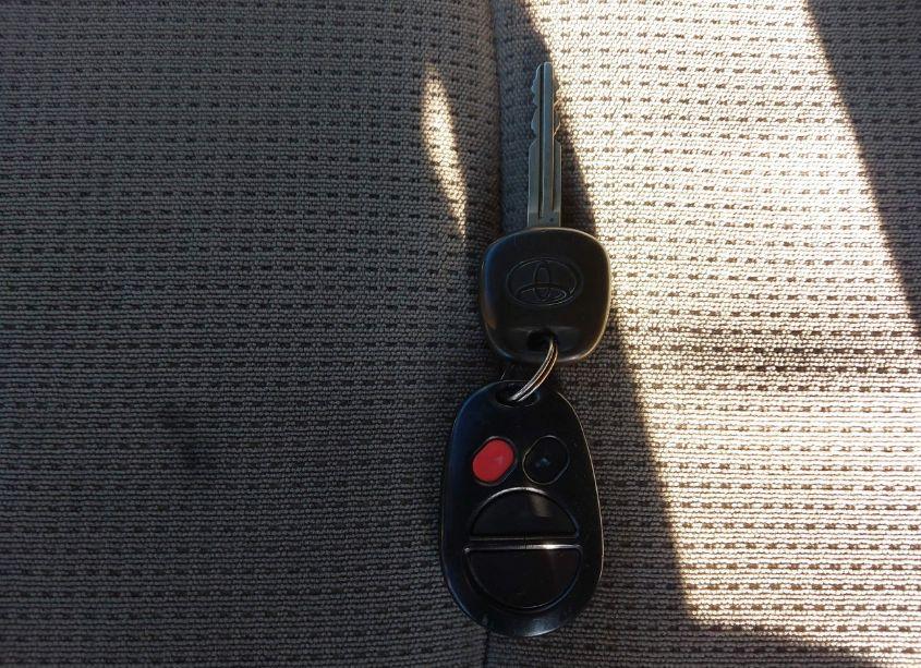 Photo 11 of 2004 Toyota Sienna LE (VIN 5TDZA23C64S068196)