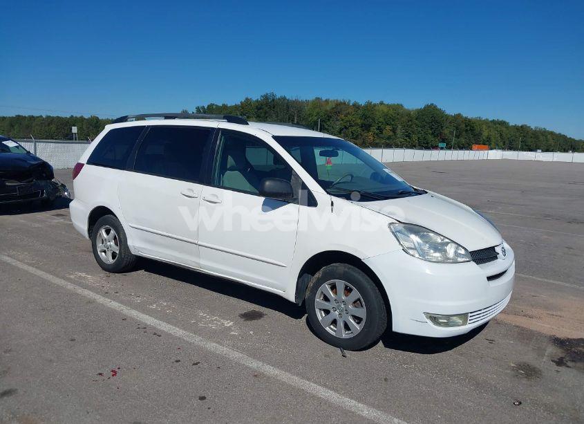 2004 Toyota Sienna LE (VIN 5TDZA23C64S089744) main photo