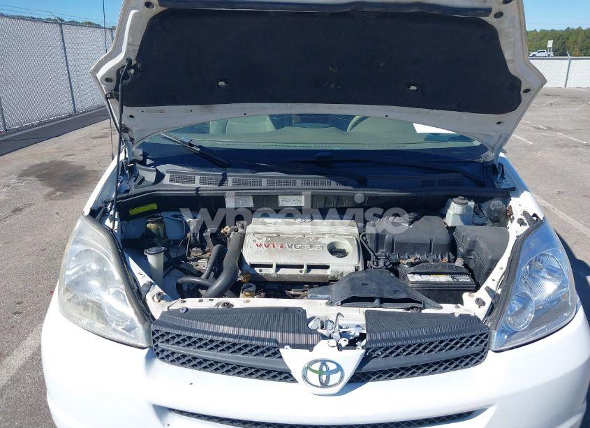 Photo 10 of 2004 Toyota Sienna LE (VIN 5TDZA23C64S089744)