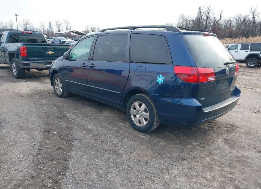 Photo 3 of 2004 Toyota Sienna LE (VIN 5TDZA23C64S156102)