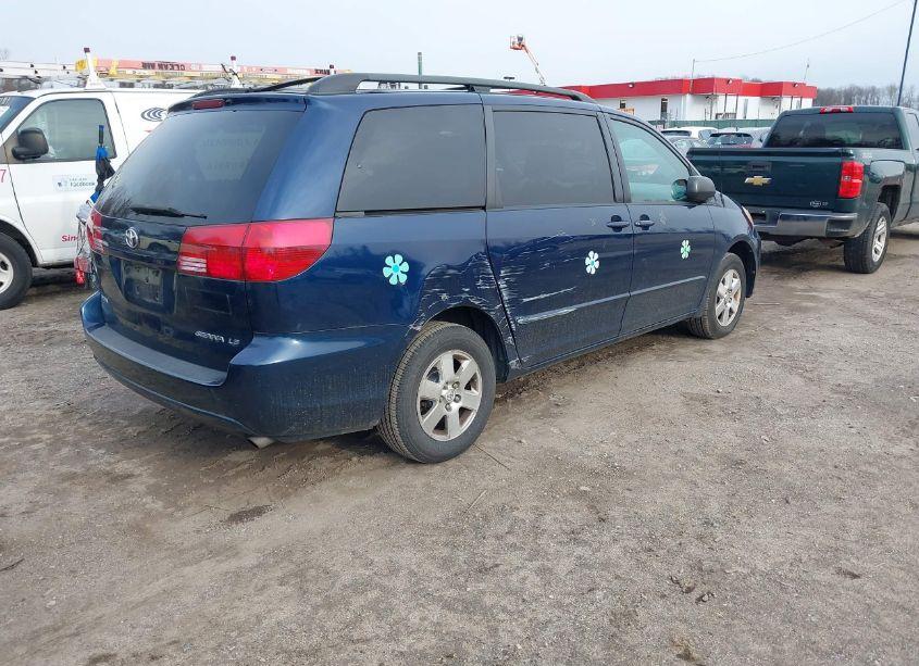 Photo 4 of 2004 Toyota Sienna LE (VIN 5TDZA23C64S156102)