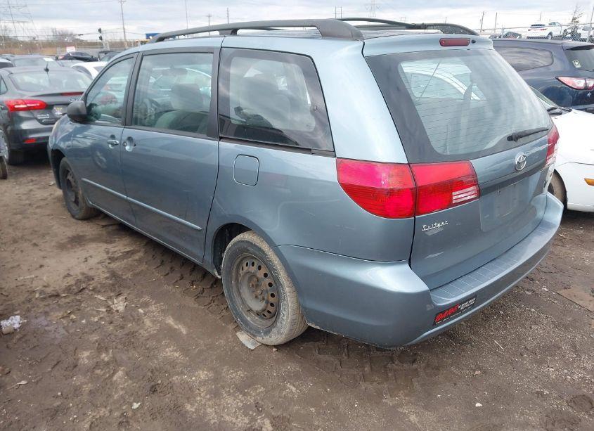 Photo 3 of 2004 Toyota Sienna CE (VIN 5TDZA23C64S174129)