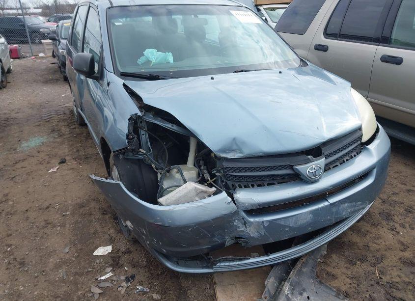 Photo 6 of 2004 Toyota Sienna CE (VIN 5TDZA23C64S174129)