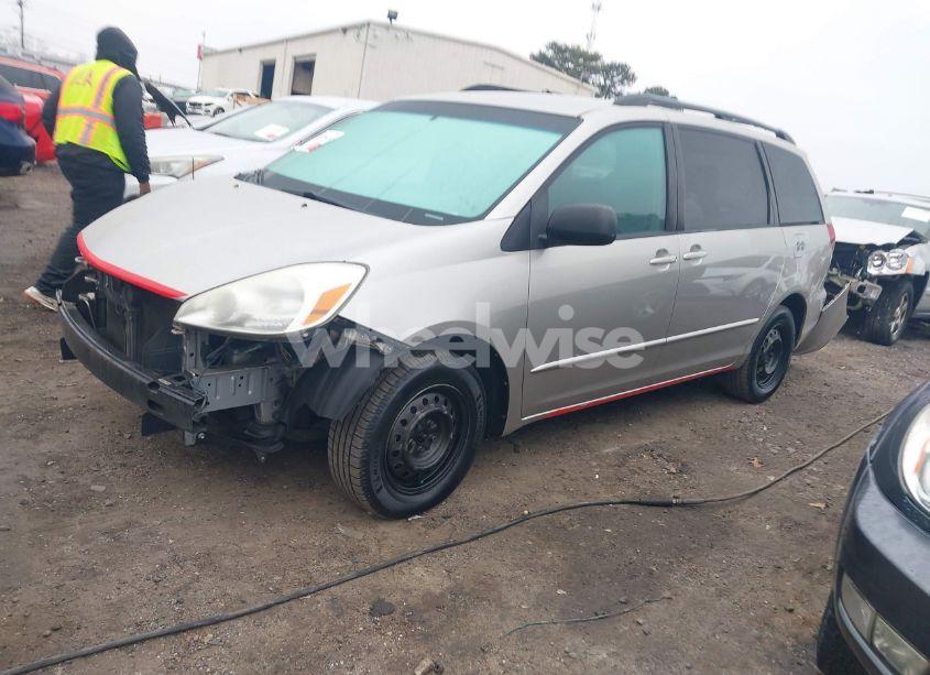 Photo 2 of 2004 Toyota Sienna LE (VIN 5TDZA23C64S193389)