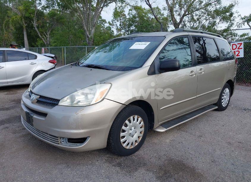 Photo 2 of 2005 Toyota Sienna LE (VIN 5TDZA23C65S226571)