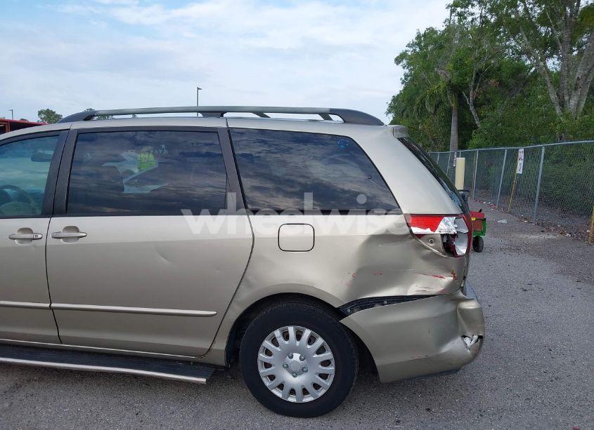 Photo 6 of 2005 Toyota Sienna LE (VIN 5TDZA23C65S226571)