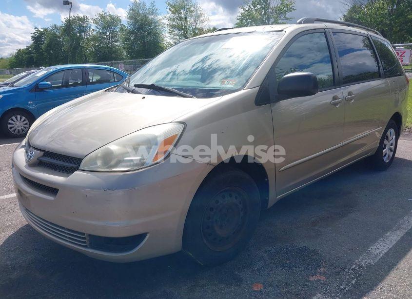 Photo 2 of 2005 Toyota Sienna CE/LE (VIN 5TDZA23C65S239594)