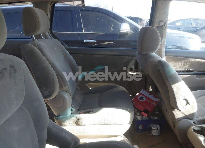 Photo 8 of 2005 Toyota Sienna LE (VIN 5TDZA23C65S276130)