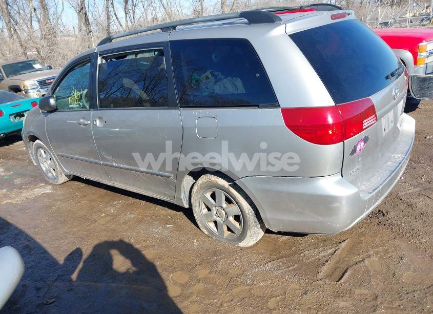 Photo 3 of 2005 Toyota Sienna LE (VIN 5TDZA23C65S290593)