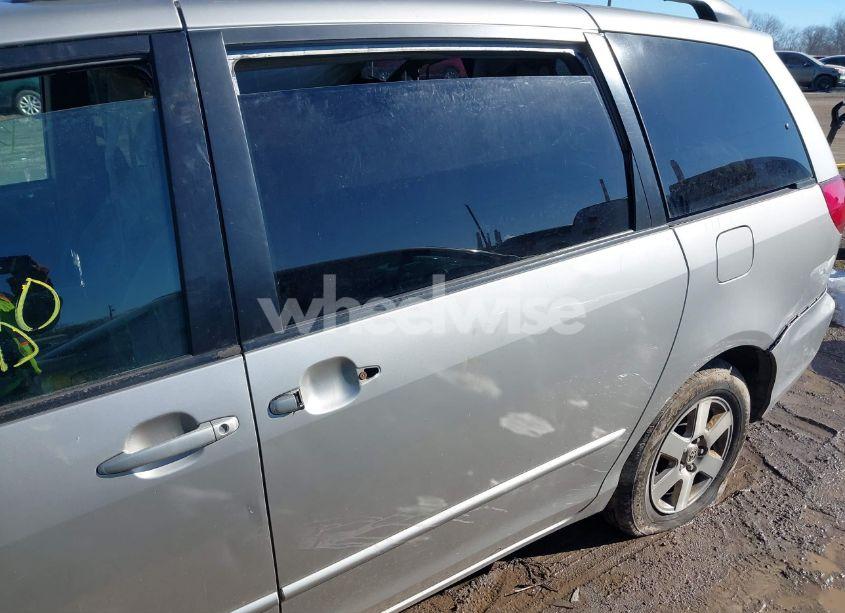 Photo 6 of 2005 Toyota Sienna LE (VIN 5TDZA23C65S290593)