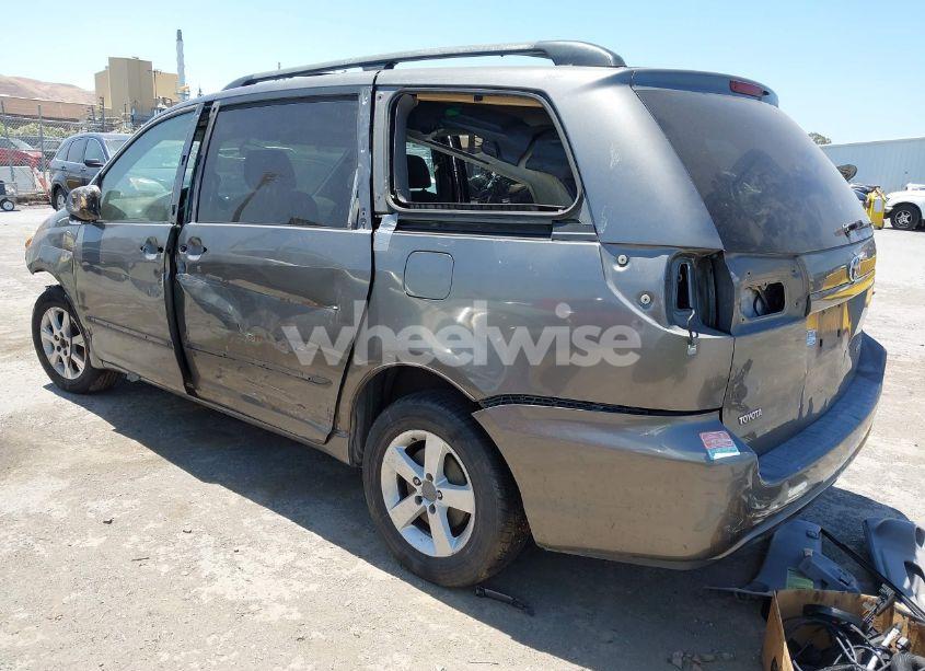 Photo 3 of 2005 Toyota Sienna LE (VIN 5TDZA23C65S293056)