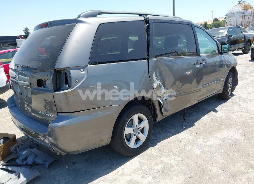 Photo 4 of 2005 Toyota Sienna LE (VIN 5TDZA23C65S293056)