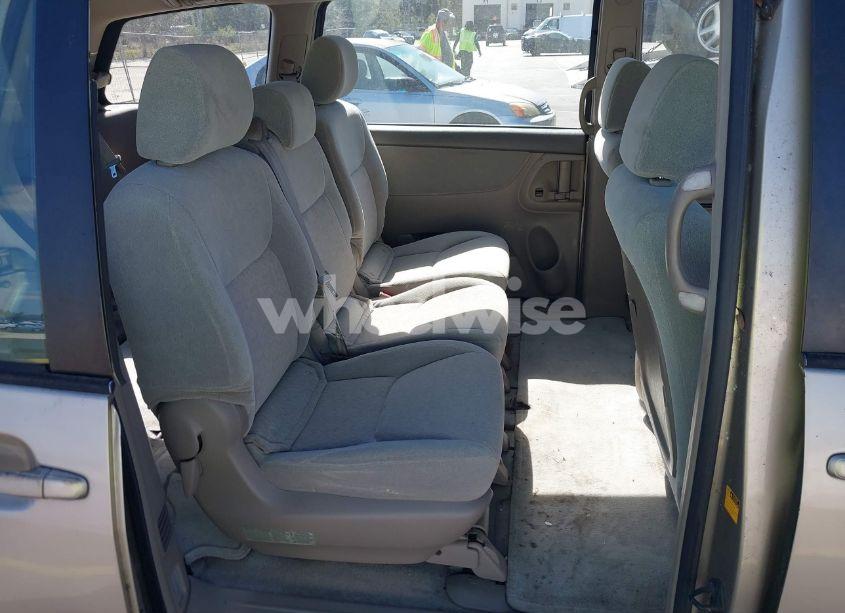 Photo 8 of 2005 Toyota Sienna CE (VIN 5TDZA23C65S309739)