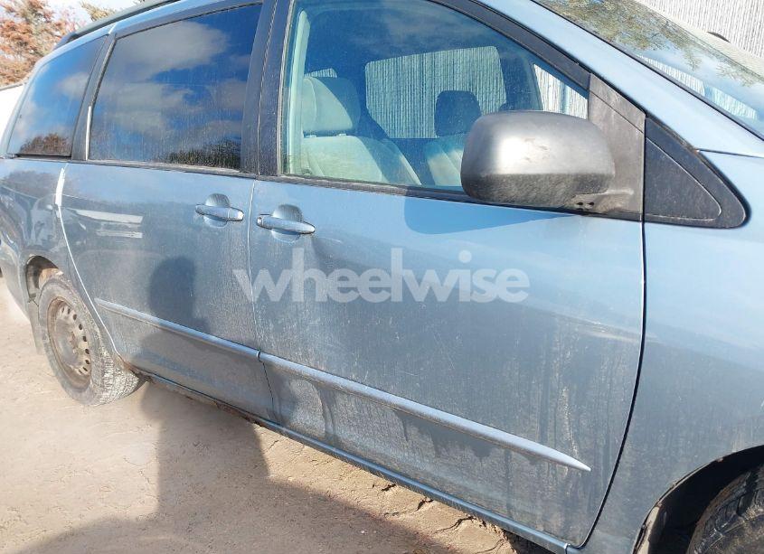 Photo 6 of 2005 Toyota Sienna LE (VIN 5TDZA23C65S368581)