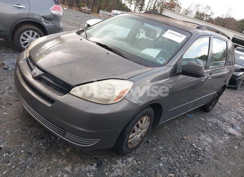 Photo 2 of 2005 Toyota Sienna CE (VIN 5TDZA23C65S370539)