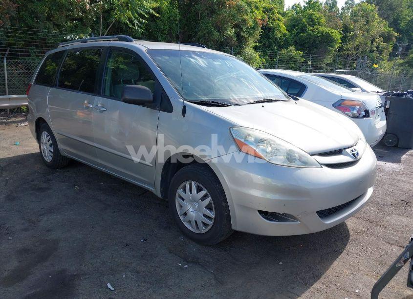 2006 Toyota Sienna LE (VIN 5TDZA23C66S420910) main photo